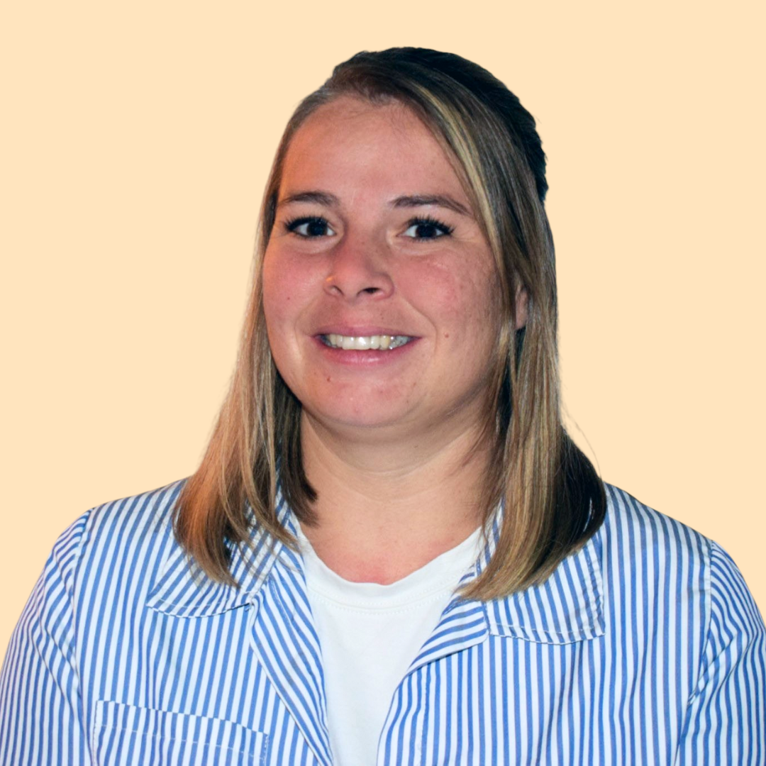 Responsable logistique, je suis maman de deux jeunes filles scolarisées à l’école de Romanèche-Thorins.

Engagée dans la vie scolaire, je suis parent délégué et j’apporte régulièrement mon aide au Sou des Écoles ainsi qu’à la VSR, convaincue de l’importance de l’implication des parents dans les projets éducatifs et associatifs.

Installée à Romanèche-Thorins depuis cinq ans, et connaissant le village depuis plus longtemps par le biais de ma famille, je souhaite aujourd’hui m’investir pour contribuer activement à la vie locale et au bien-être des habitants.